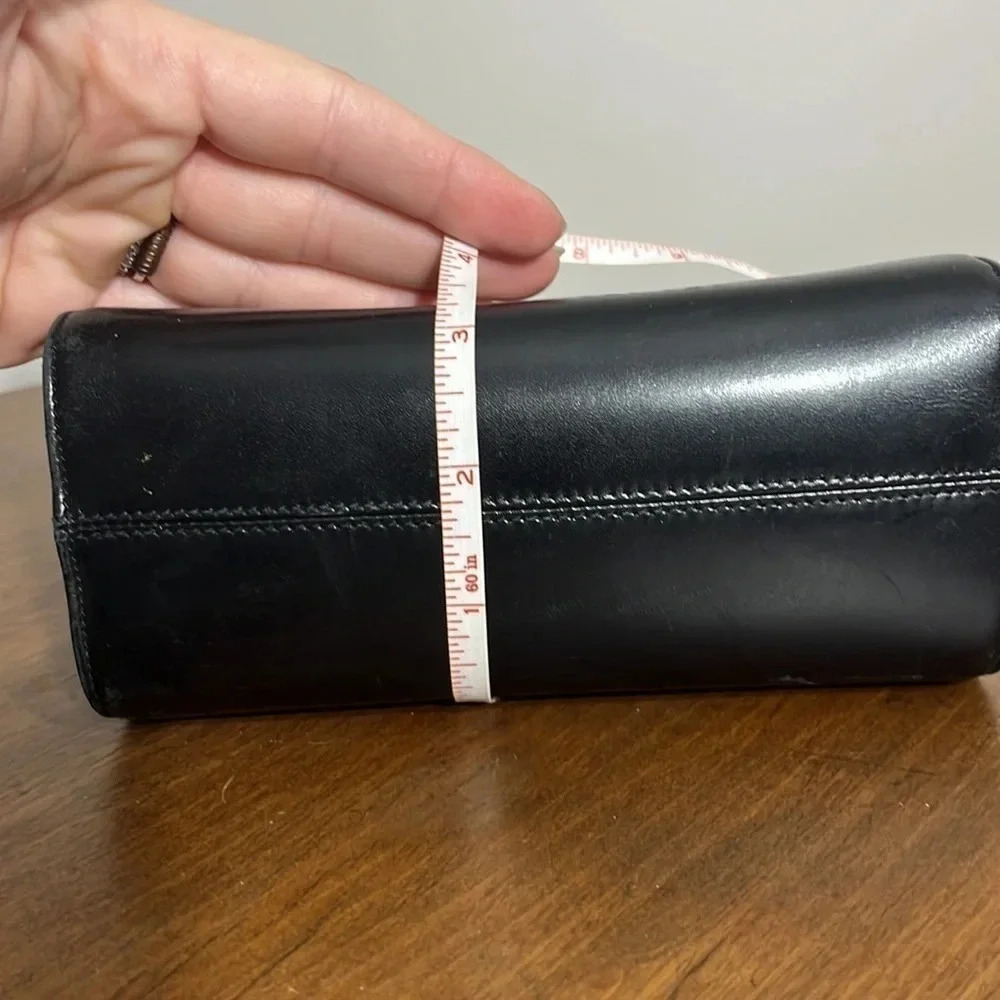 Vintage Salvatore Ferragamo Vala‎ Small Black Leather purse - Picture 12 of 15